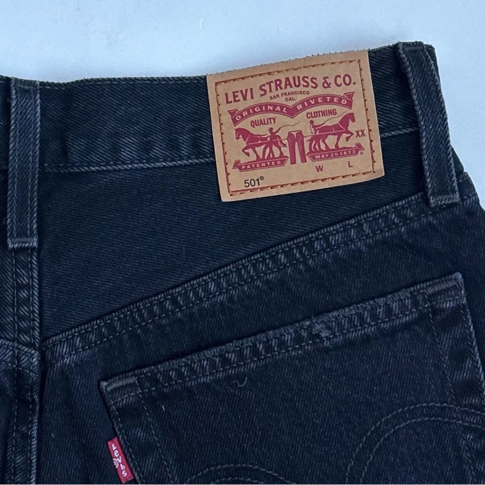 Levi’s 501 Black Distressed Denim Jean Shorts Size 26